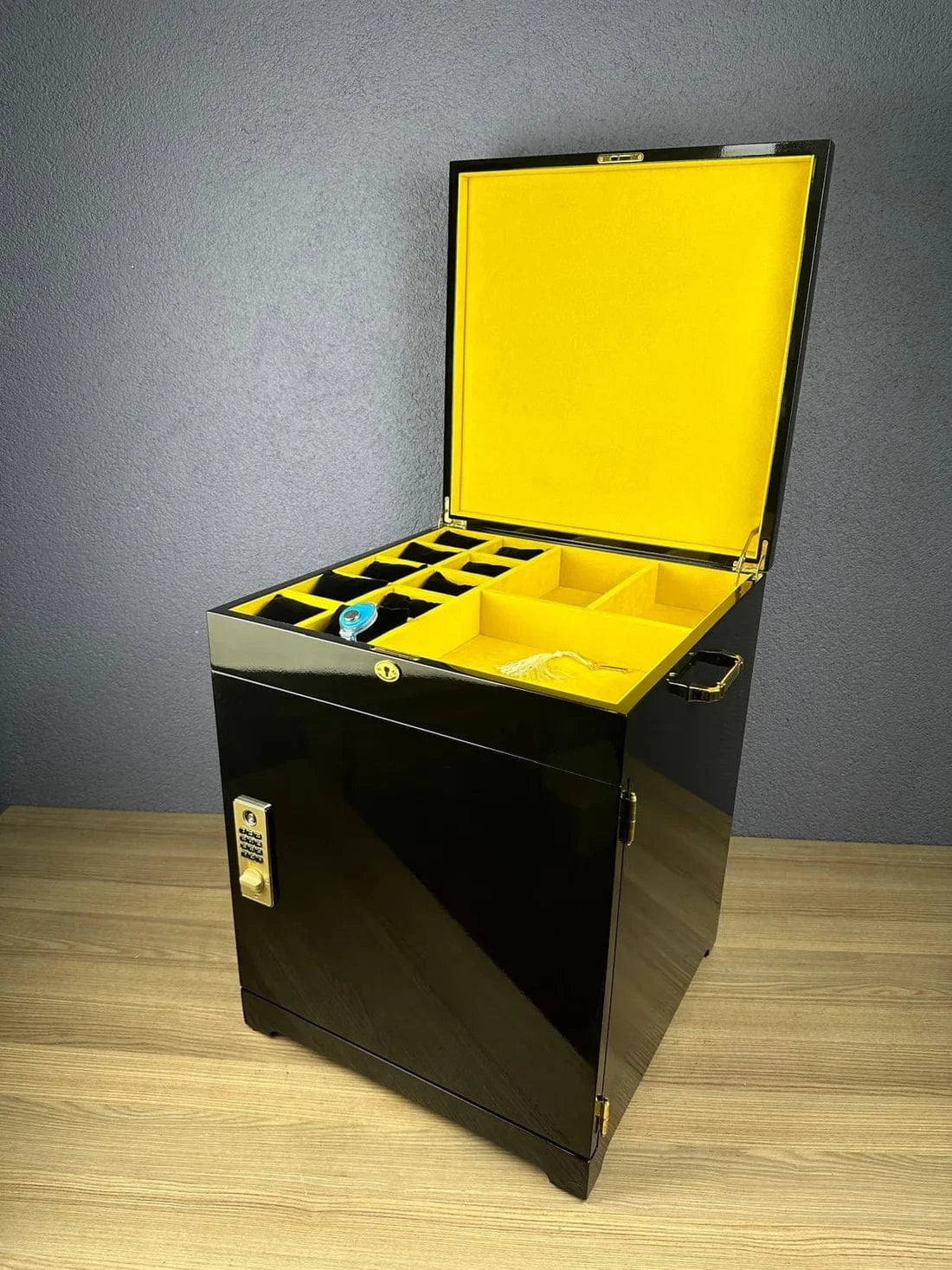 VIP Lockable Tasbih Display Cabinet – Stores up to 100 Beads